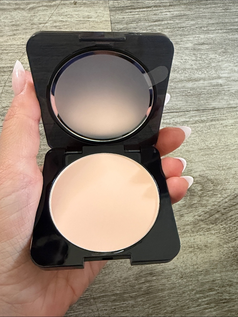 HUDA BEAUTY Pressed Setting Powder — peach cake